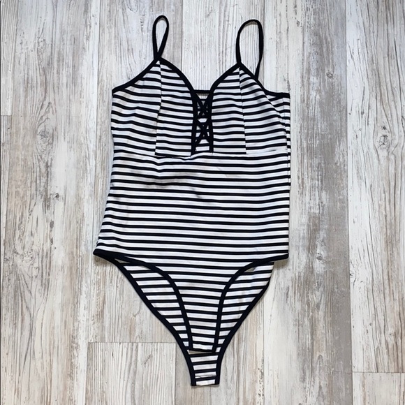 💜Striped body suit - Picture 1 of 1